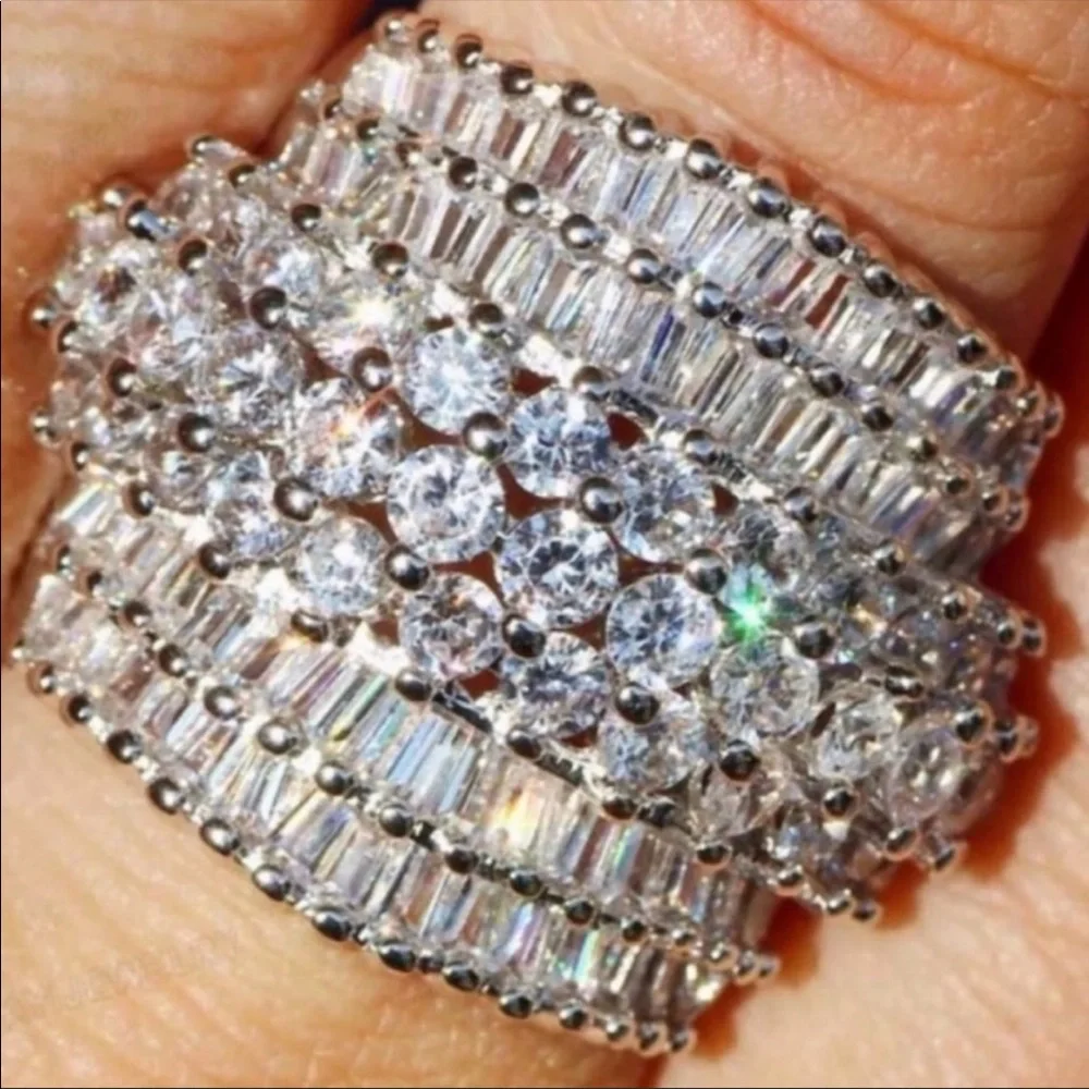 NEW LUXuRY 18 CT 925 SILVER DIAMOND RING - Picture 1 of 3